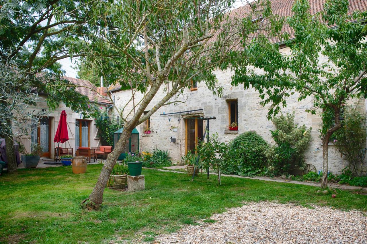 La Ferme Des Nonains Daire Montjavoult Dış mekan fotoğraf